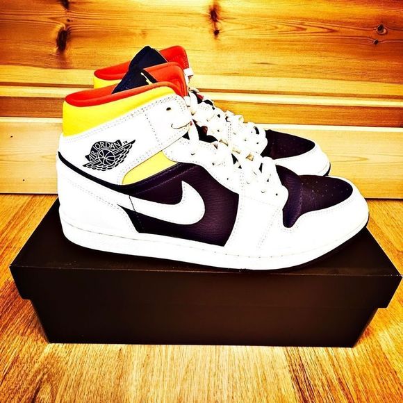 Jordan 1 Mid ‘White Deep Royal Blue’ - Picture 2 of 7